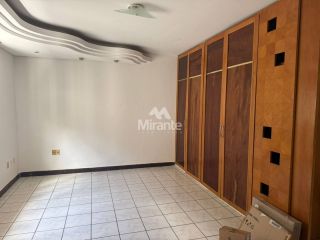 Casa de Condomínio Para Alugar com 3 quartos sendo 1 suítes no bairro Tomba em Feira De Santana