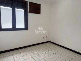 Casa de Condomínio Para Alugar com 3 quartos sendo 1 suítes no bairro Tomba em Feira De Santana