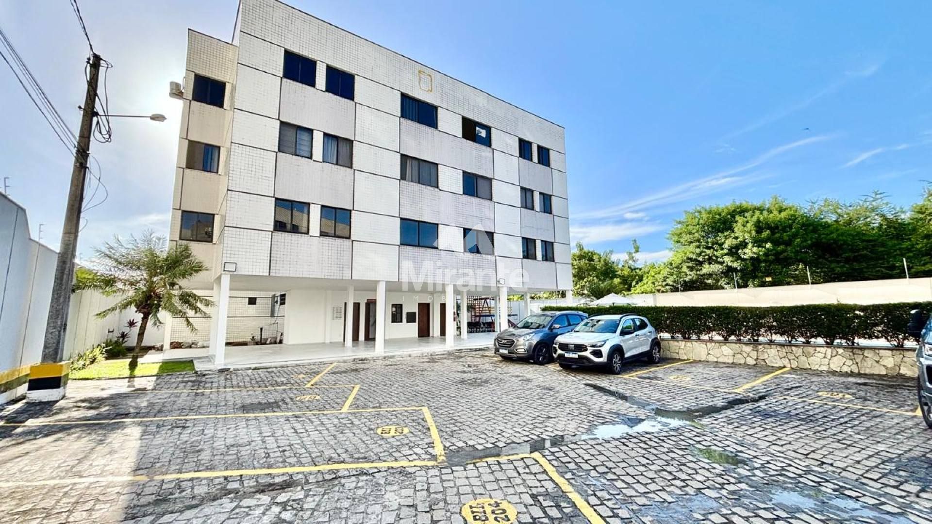 Apartamento Para Vender com 3 quartos sendo 1 suíte no bairro Ponto Central em Feira De Santana