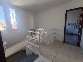 Casa de Condomínio Para Vender com 2 quartos sendo 1 suíte no bairro Santa Mônica em Feira De Santana