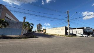 Lote / Terreno Comercial Para Vender no bairro Maria Quitéria em Feira De Santana