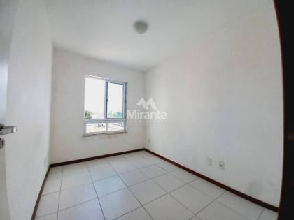 Casa de Condomínio Para Vender com 2 quartos sendo 1 suíte no bairro Chaparral em Feira De Santana