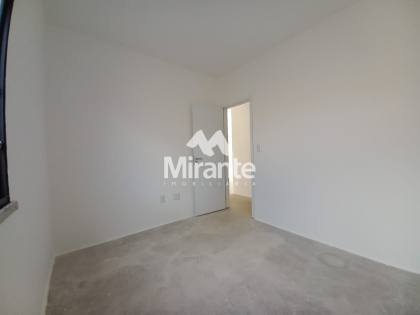 Casa de Condomínio Para Vender com 2 quartos sendo 1 suíte no bairro Chaparral em Feira De Santana