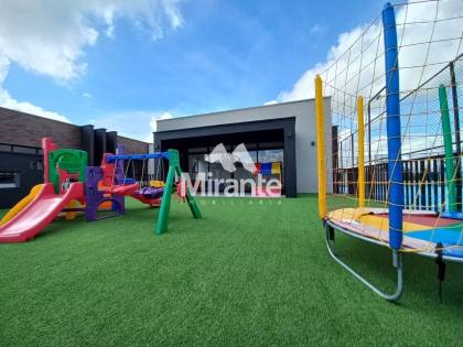 Casa de Condomínio Para Vender com 2 quartos sendo 1 suíte no bairro Chaparral em Feira De Santana