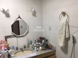 Apartamento Para Vender com 2 quartos sendo 1 suíte no bairro Centro em Feira De Santana