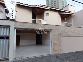 Casa Para Alugar com 3 quartos sendo 3 suítes no bairro Santa Mônica em Feira De Santana