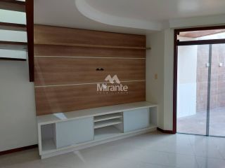 Casa Para Alugar com 3 quartos sendo 3 suítes no bairro Santa Mônica em Feira De Santana