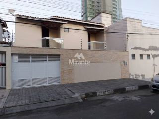 Casa Para Alugar com 3 quartos sendo 3 suítes no bairro Santa Mônica em Feira De Santana