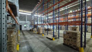 Galpão / Depósito / Armazém Para Alugar no bairro CIS, com 5.656,86m² em Feira De Santana