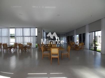 Apartamento Para Alugar com 3 quartos sendo 1 suíte no bairro Santa Mônica em Feira De Santana