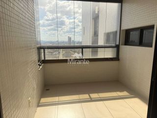 Apartamento Para Vender com 4 quartos sendo 4 suítes no bairro Santa Mônica em Feira De Santana