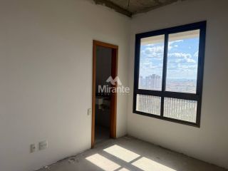 Apartamento Para Vender com 4 quartos sendo 4 suítes no bairro Santa Mônica em Feira De Santana