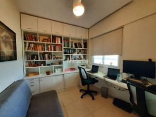 Apartamento Para Alugar com 3 quartos sendo 1 suíte no bairro Santa Mônica em Feira De Santana