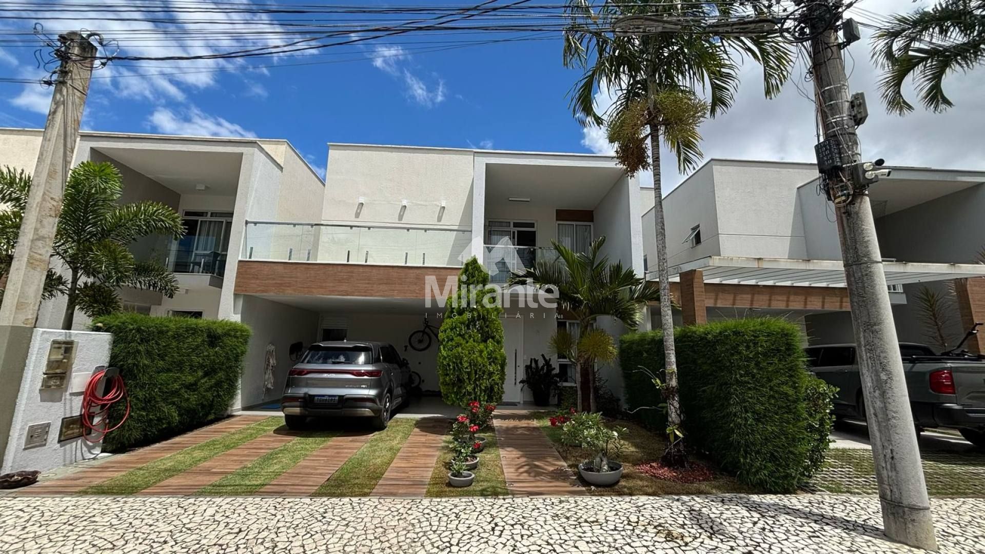 Casa de Condomínio Para Vender com 3 quartos sendo 3 suítes no bairro Sim em Feira De Santana