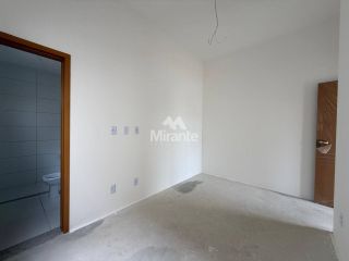 Casa de Condomínio Para Vender com 3 quartos sendo 1 suítes no bairro Registro em Feira De Santana