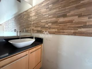 Casa Para Vender com 3 quartos sendo 1 suíte no bairro Santa Mônica em Feira De Santana