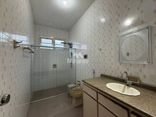 Casa Para Vender com 3 quartos sendo 1 suíte no bairro Santa Mônica em Feira De Santana