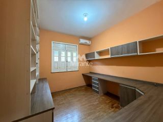 Casa Para Vender com 3 quartos sendo 1 suíte no bairro Santa Mônica em Feira De Santana