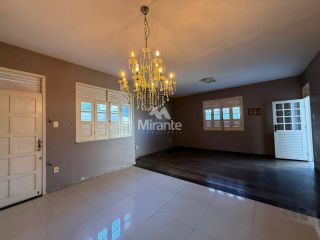 Casa Para Vender com 3 quartos sendo 1 suíte no bairro Santa Mônica em Feira De Santana