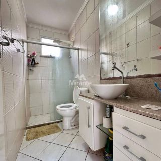 Casa de Condomínio Para Vender com 3 quartos sendo 1 suítes no bairro Santa Mônica II em Feira De Santana