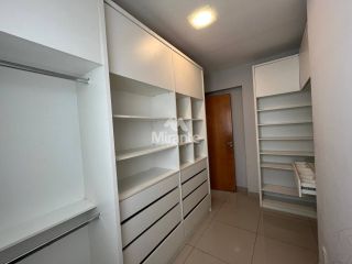 Apartamento Para Alugar com 3 quartos sendo 1 suítes no bairro Santa Mônica em Feira De Santana