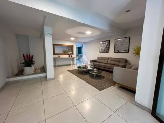 Apartamento Para Alugar com 3 quartos sendo 1 suítes no bairro Santa Mônica em Feira De Santana