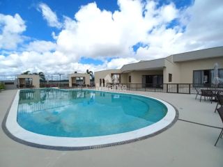 Casa de Condomínio Para Vender com 3 quartos sendo 3 suítes no bairro Registro em Feira De Santana