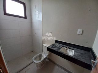 Casa de Condomínio Para Vender com 3 quartos sendo 3 suítes no bairro Registro em Feira De Santana