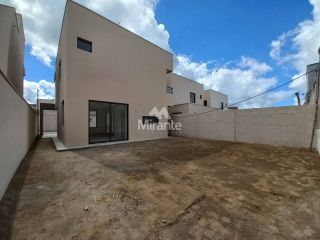 Casa de Condomínio Para Vender com 3 quartos sendo 3 suítes no bairro Registro em Feira De Santana