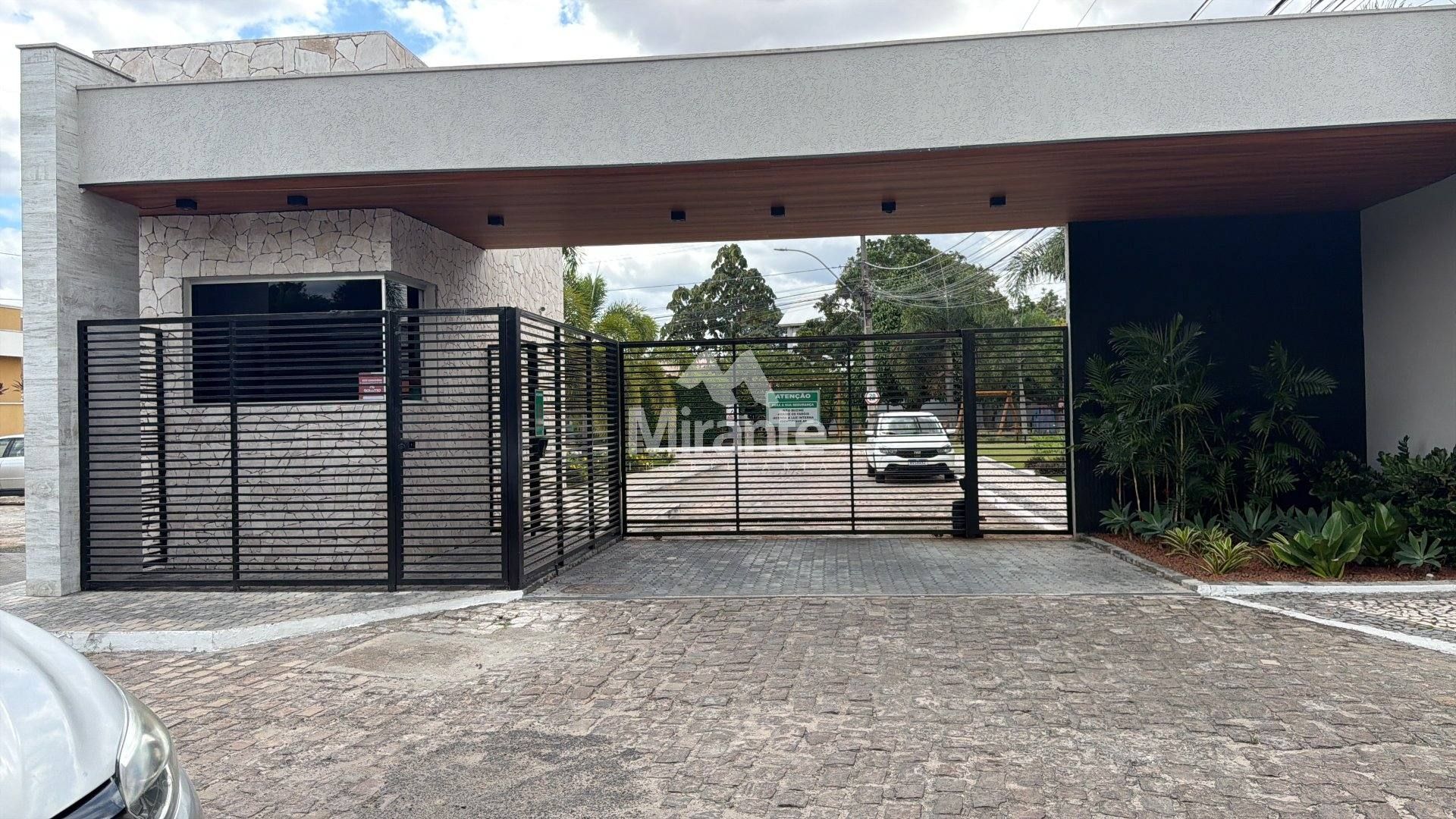 Casa de Condomínio Para Alugar com 4 quartos sendo 2 suítes no bairro São João em Feira De Santana