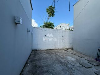 Casa de Condomínio Para Alugar com 3 quartos sendo 1 suíte no bairro Sto Antonio Prazeres em Feira De Santana