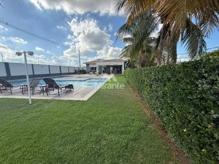 Casa de Condomínio Para Alugar com 3 quartos sendo 1 suíte no bairro Sto Antonio Prazeres em Feira De Santana