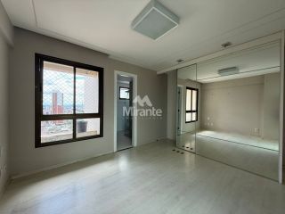 Apartamento Para Vender com 3 quartos sendo 3 suítes no bairro Santa Mônica em Feira De Santana