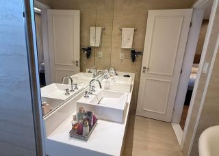 Apartamento Para Vender com 4 quartos sendo 3 suítes no bairro Santa Mônica em Feira De Santana