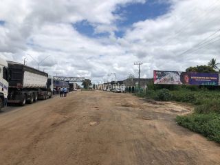 Lote / Terreno Comercial Para Vender na BR 324 em Feira De Santana