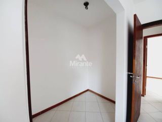 Casa de Condomínio Para Alugar com 3 quartos sendo 1 suíte no bairro Lagoa Salgada em Feira De Santana