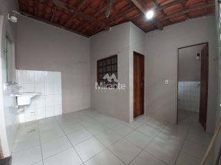 Casa de Condomínio Para Alugar com 3 quartos sendo 1 suíte no bairro Lagoa Salgada em Feira De Santana