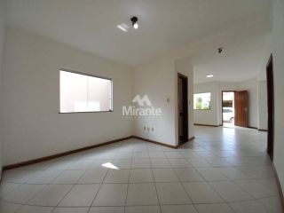 Casa de Condomínio Para Alugar com 3 quartos sendo 1 suíte no bairro Lagoa Salgada em Feira De Santana