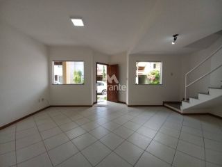 Casa de Condomínio Para Alugar com 3 quartos sendo 1 suíte no bairro Lagoa Salgada em Feira De Santana