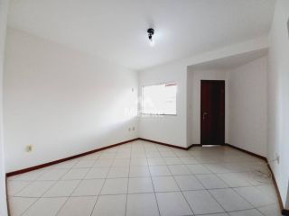 Casa de Condomínio Para Alugar com 3 quartos sendo 1 suíte no bairro Lagoa Salgada em Feira De Santana