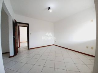 Casa de Condomínio Para Alugar com 3 quartos sendo 1 suíte no bairro Lagoa Salgada em Feira De Santana