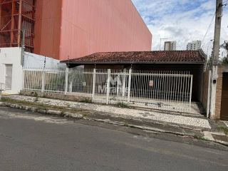 Casa Para Alugar com 3 quartos sendo 1 suíte no bairro Santa Mônica em Feira De Santana