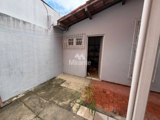 Casa Para Alugar com 3 quartos sendo 1 suíte no bairro Santa Mônica em Feira De Santana
