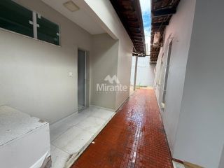 Casa Para Alugar com 3 quartos sendo 1 suíte no bairro Santa Mônica em Feira De Santana