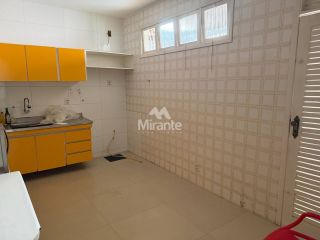 Casa Para Alugar com 3 quartos sendo 1 suíte no bairro Santa Mônica em Feira De Santana