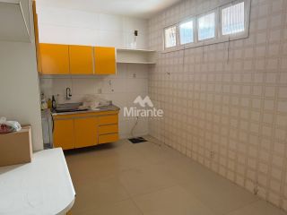 Casa Para Alugar com 3 quartos sendo 1 suíte no bairro Santa Mônica em Feira De Santana