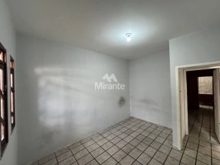 Casa Térrea Para Alugar com 4 quartos sendo 1 suíte no bairro Kalilândia em Feira De Santana