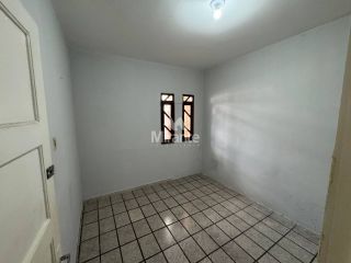 Casa Térrea Para Alugar com 4 quartos sendo 1 suíte no bairro Kalilândia em Feira De Santana