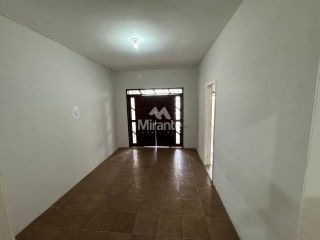 Casa Térrea Para Alugar com 4 quartos sendo 1 suíte no bairro Kalilândia em Feira De Santana