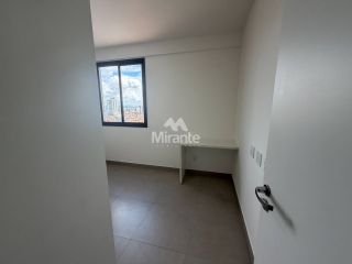 Apartamento Para Alugar com 3 quartos sendo 1 suíte no bairro Santa Mônica em Feira De Santana